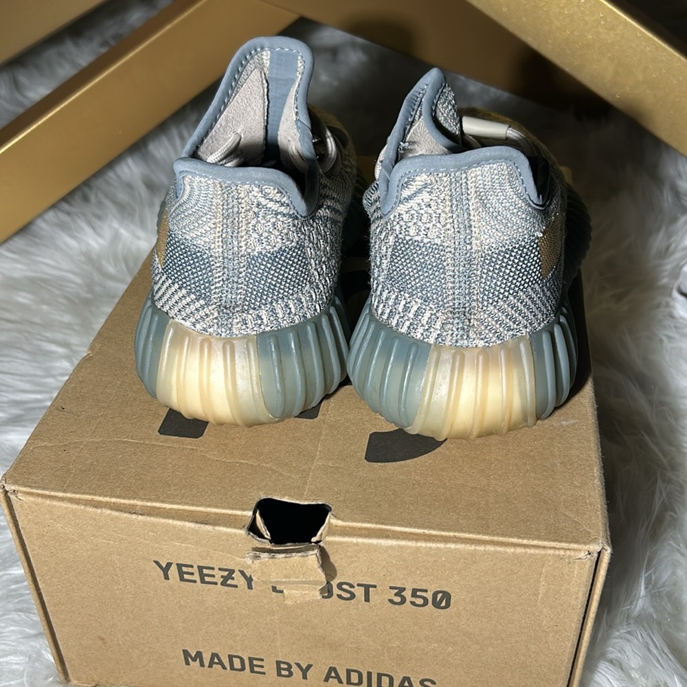 Yeezy 350 - image 7